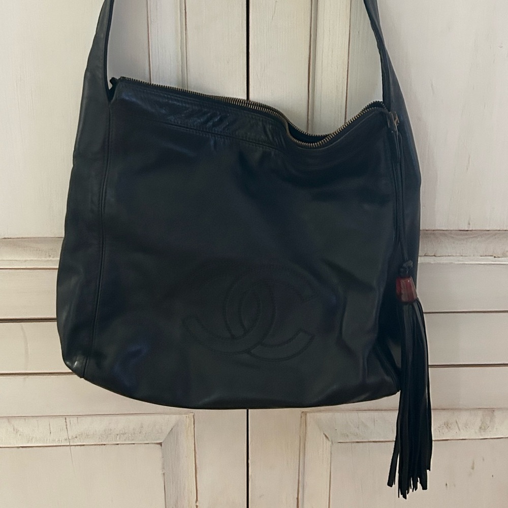 CHANEL Black Leather Shoulder Bag with Tassel - Picture 3 of 13
